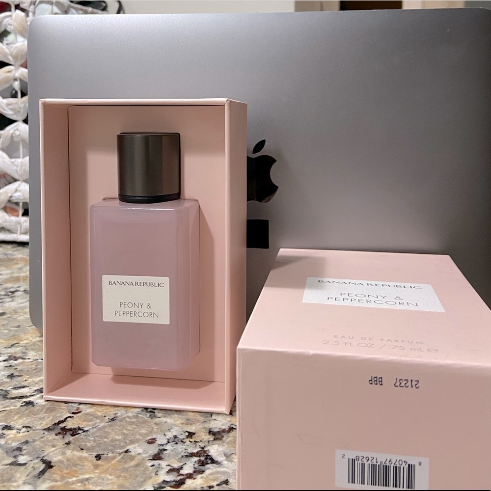 Banana Republic - Peony & Peppercorn